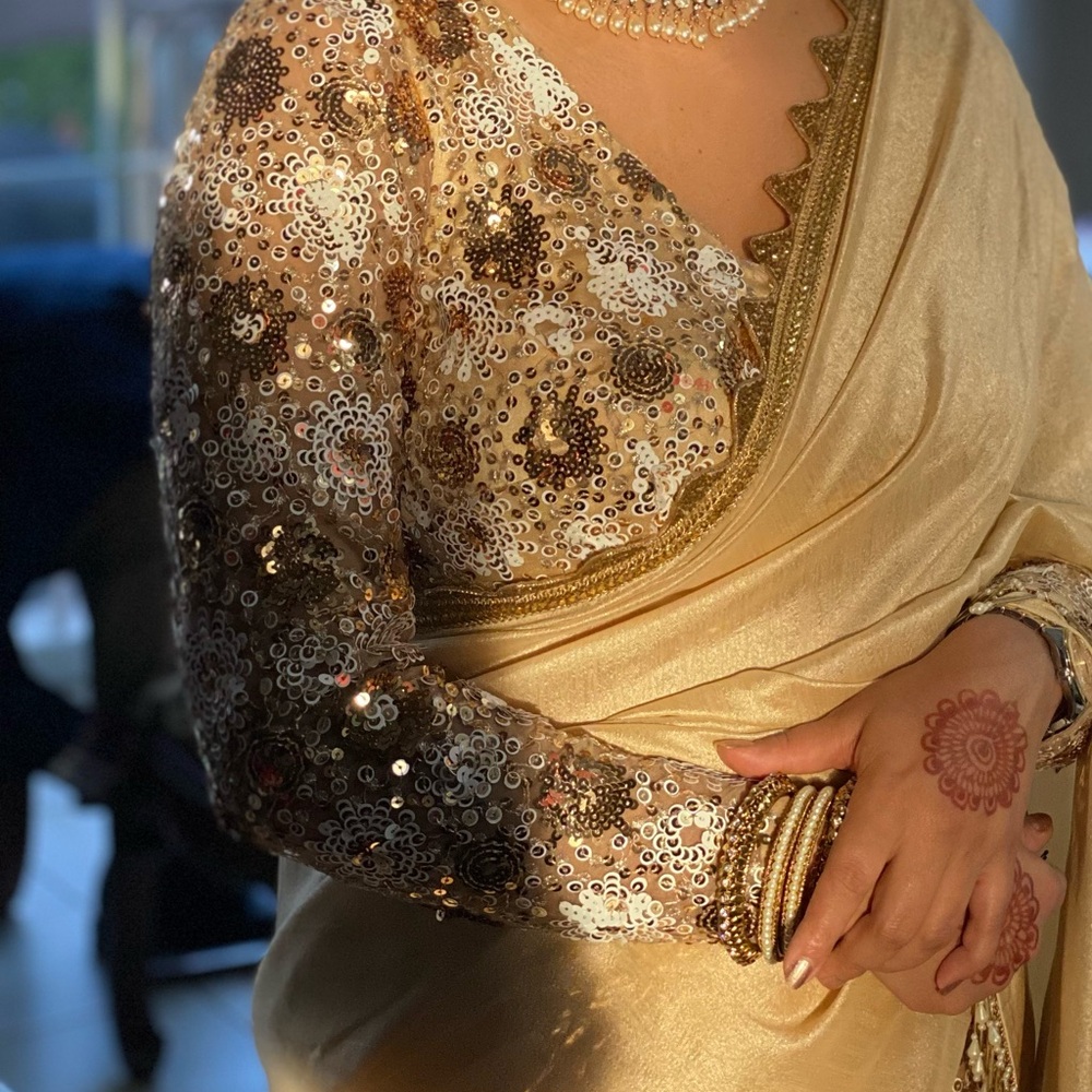 Silk saree with seqin blouse set - Picture 11 of 11